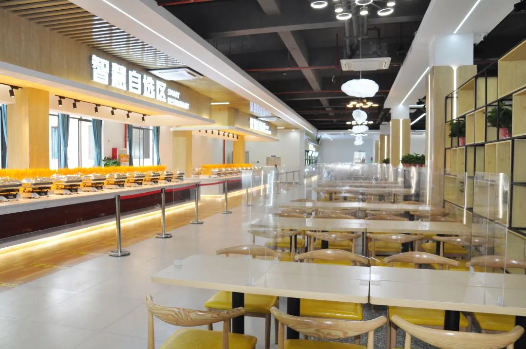 元气开学丨番职院浩林美食荟正式开业啦！