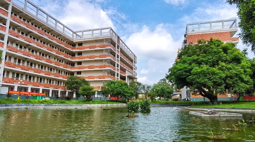 广西生态工程职业技术学院食堂